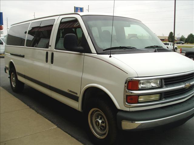 Chevrolet Express 2001 photo 1