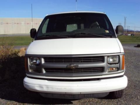 Chevrolet Express 2001 photo 1