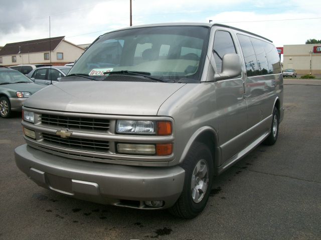 Chevrolet Express 2001 photo 4