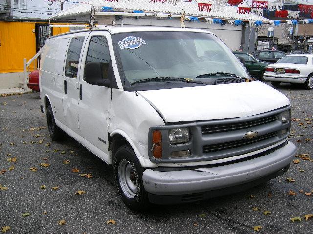 Chevrolet Express 2001 photo 1
