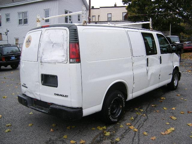 Chevrolet Express 2001 photo 2