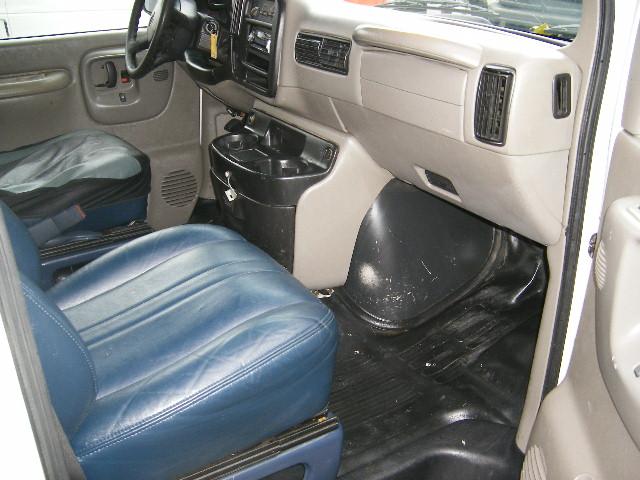Chevrolet Express 2001 photo 4