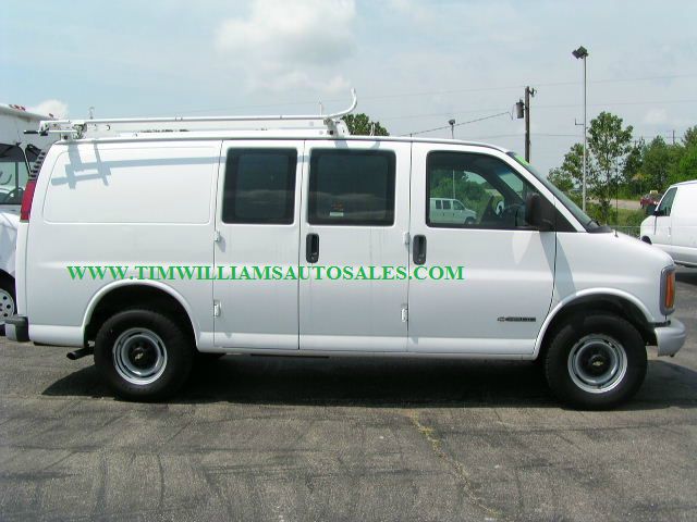 Chevrolet Express 2001 photo 1