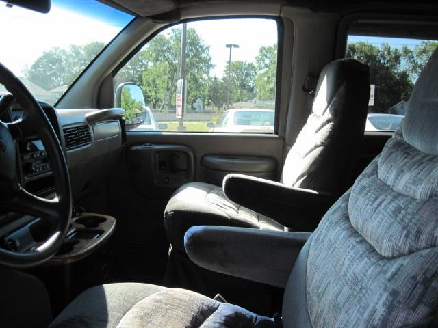 Chevrolet Express 2001 photo 3