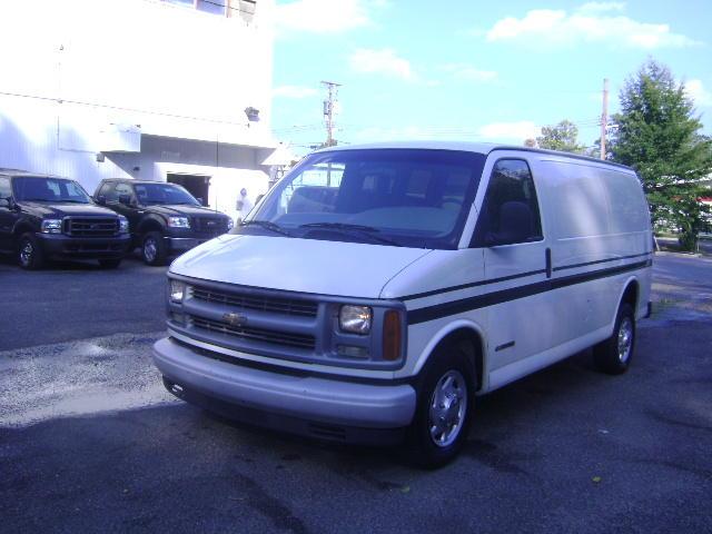 Chevrolet Express 2001 photo 1