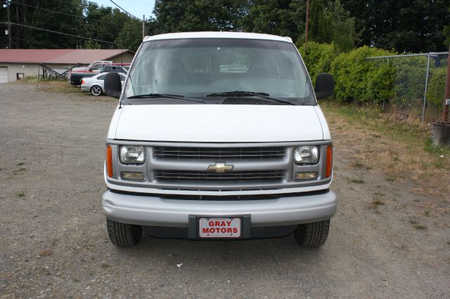 Chevrolet Express 2001 photo 4