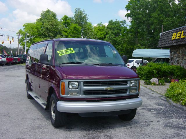 Chevrolet Express 2001 photo 3