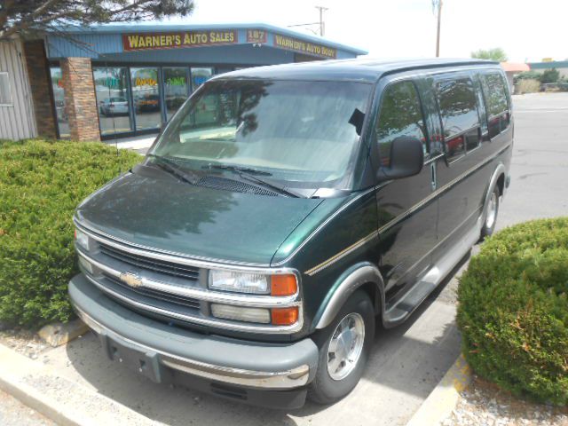 Chevrolet Express 750i 4dr Sdn Passenger Van