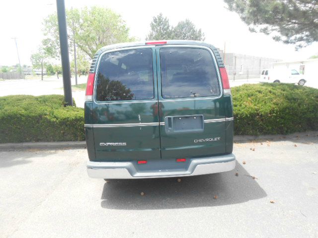 Chevrolet Express 2002 photo 16