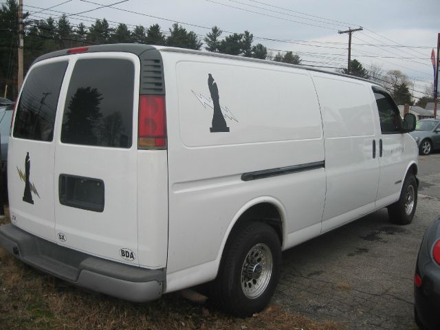 Chevrolet Express 2002 photo 2
