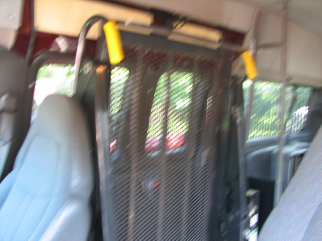 Chevrolet Express 460 L Passenger Van