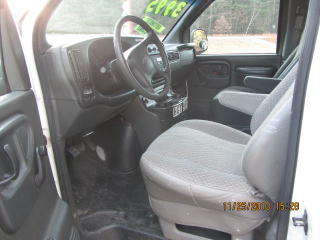 Chevrolet Express 2002 photo 1