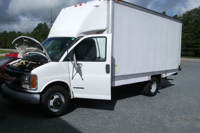 Chevrolet Express 2002 photo 2