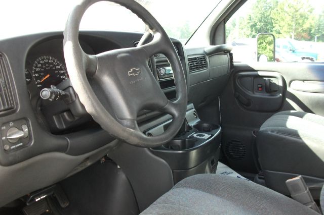 Chevrolet Express 2002 photo 4