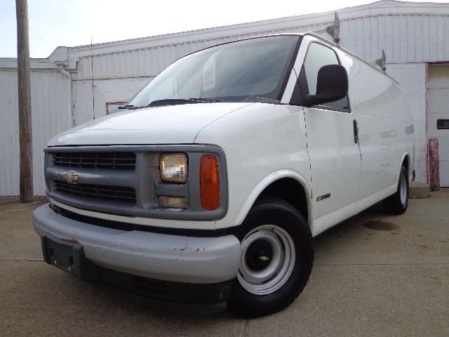 Chevrolet Express 2002 photo 2