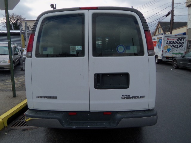 Chevrolet Express RT HEMI W/ Sunroof Passenger Van