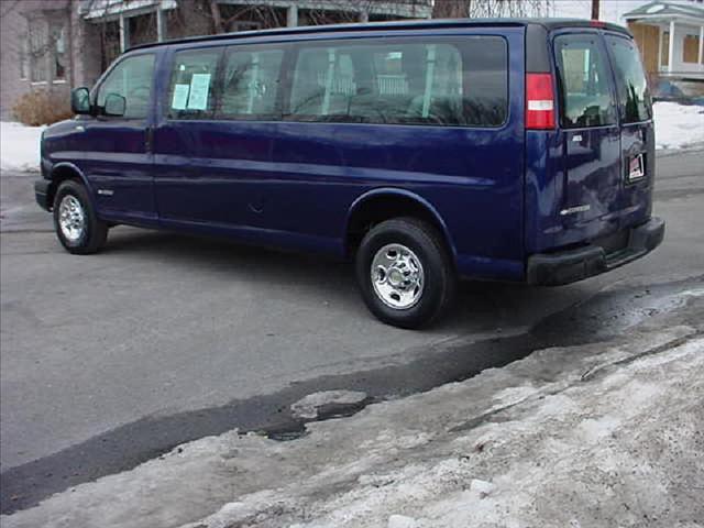Chevrolet Express 2003 photo 1