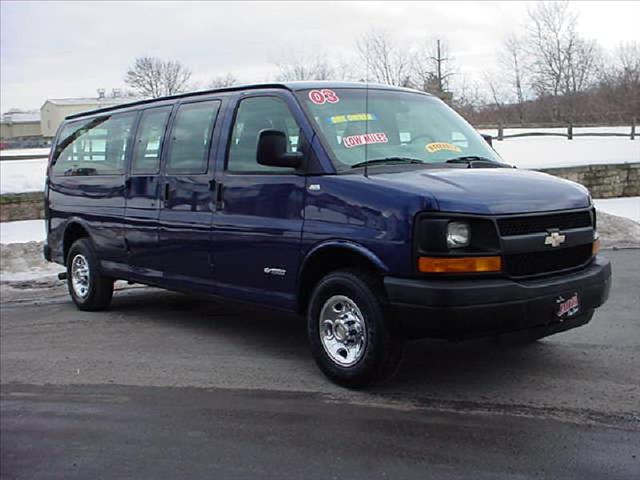 Chevrolet Express 2003 photo 2