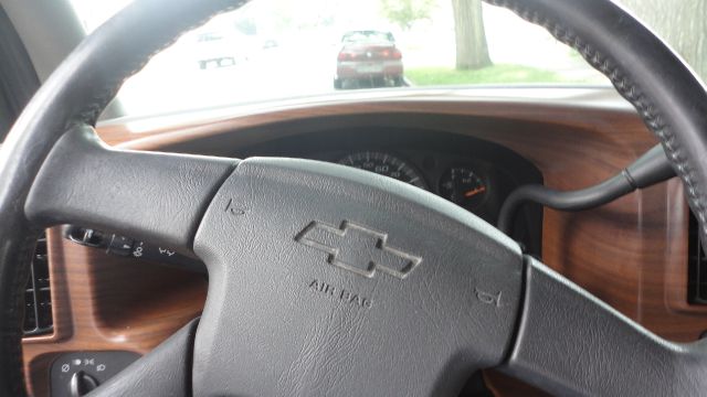 Chevrolet Express 750i 4dr Sdn Passenger Van