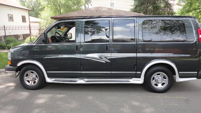 Chevrolet Express 2003 photo 1