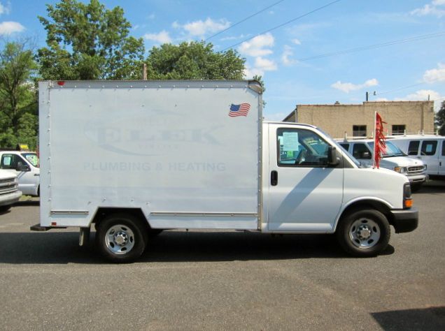 Chevrolet Express 1.8T Cabriolet Box Truck