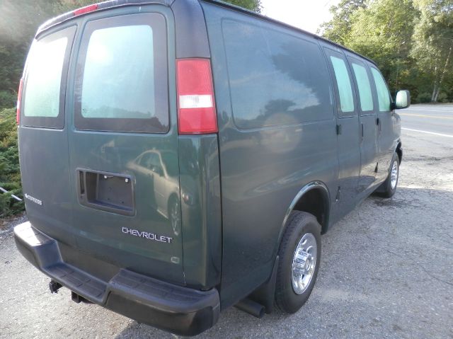 Chevrolet Express 2003 photo 2