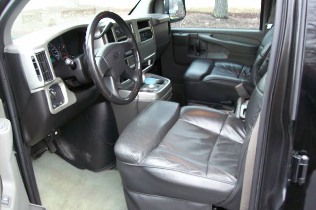 Chevrolet Express 2003 photo 1