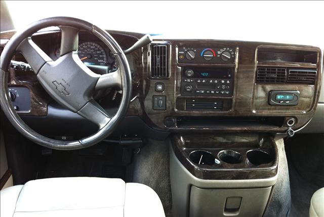 Chevrolet Express 2003 photo 2