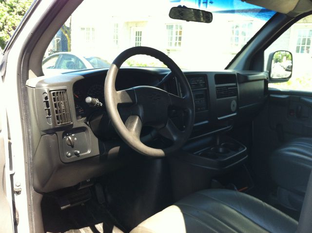 Chevrolet Express 750i 4dr Sdn Passenger Van