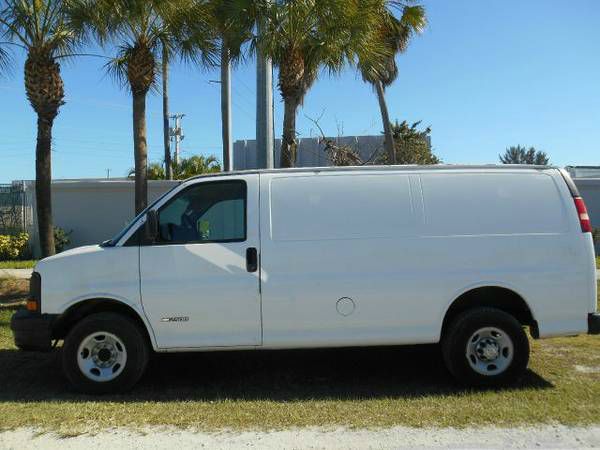 Chevrolet Express 2003 photo 2
