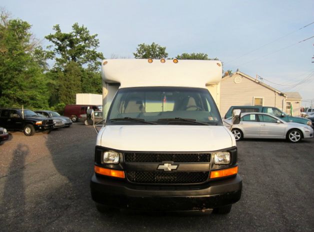 Chevrolet Express 2003 photo 2