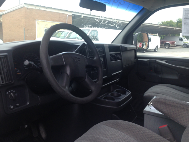 Chevrolet Express 2003 photo 2