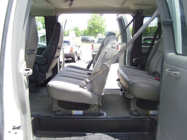 Chevrolet Express 2004 photo 11