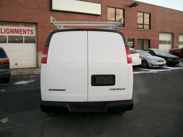 Chevrolet Express 2004 photo 2