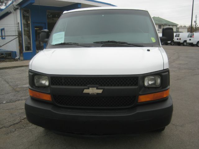 Chevrolet Express 2004 photo 2