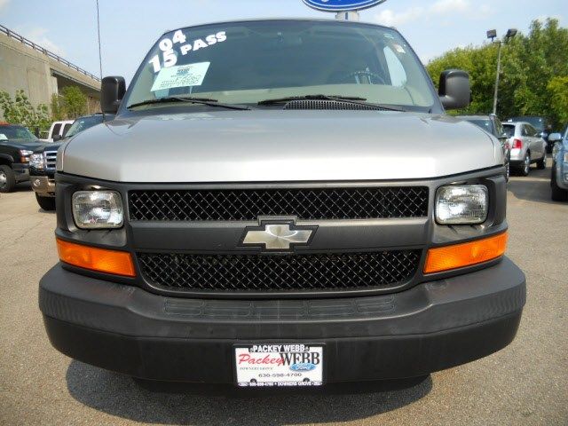 Chevrolet Express 2004 photo 2