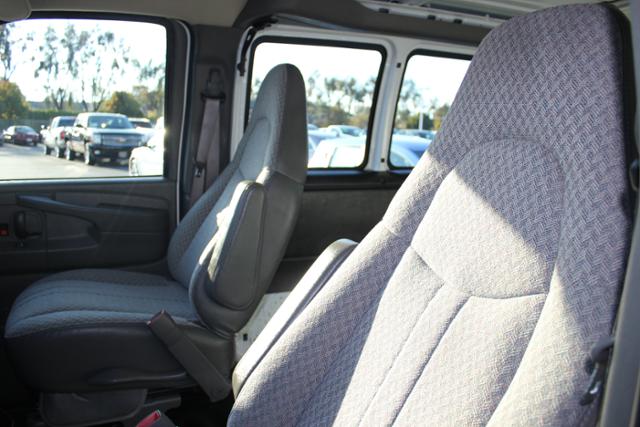 Chevrolet Express 2004 photo 3