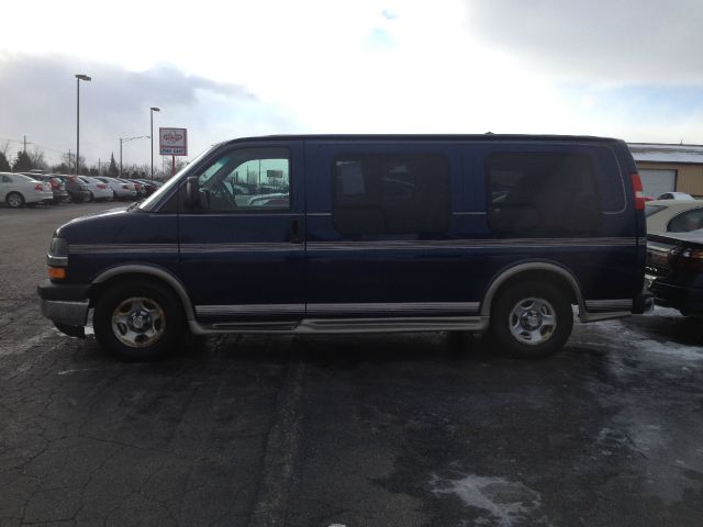 Chevrolet Express Lariat, Diesel, 4x4finance Passenger Van