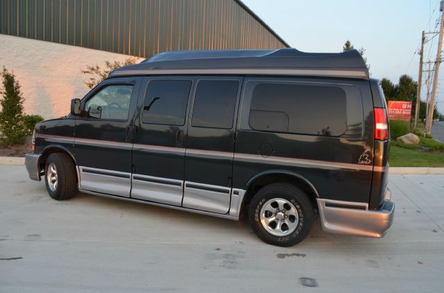 Chevrolet Express 2004 photo 2
