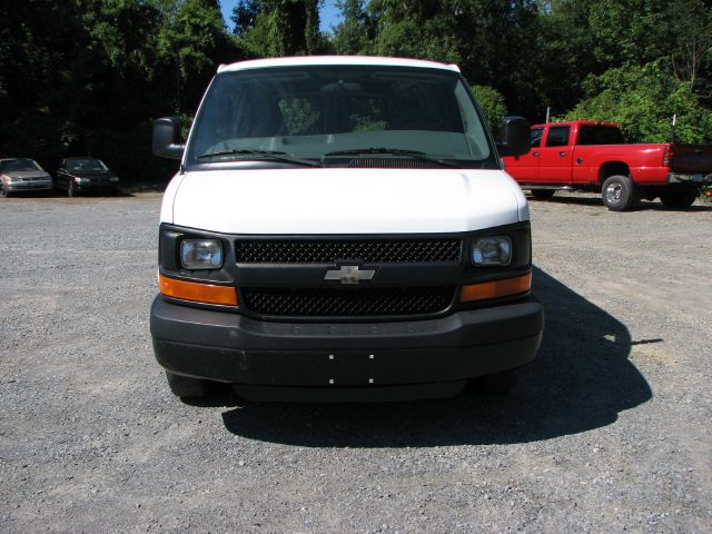 Chevrolet Express 2005 photo 2