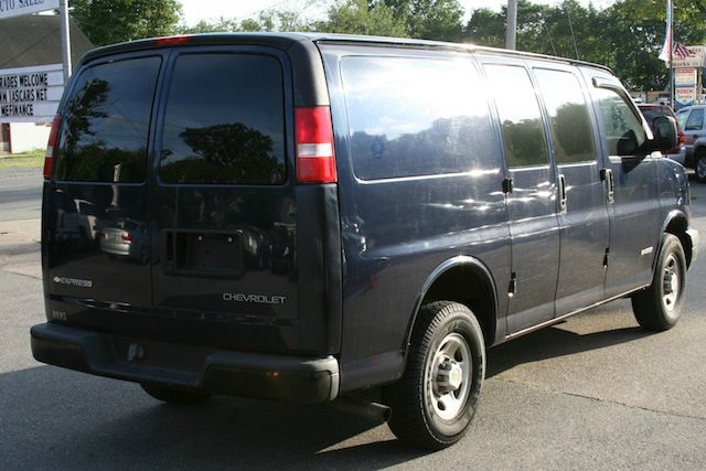 Chevrolet Express 2005 photo 2