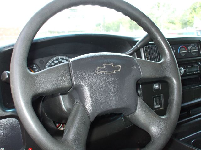 Chevrolet Express Club Cab 155 WB HD 4WD Passenger Van