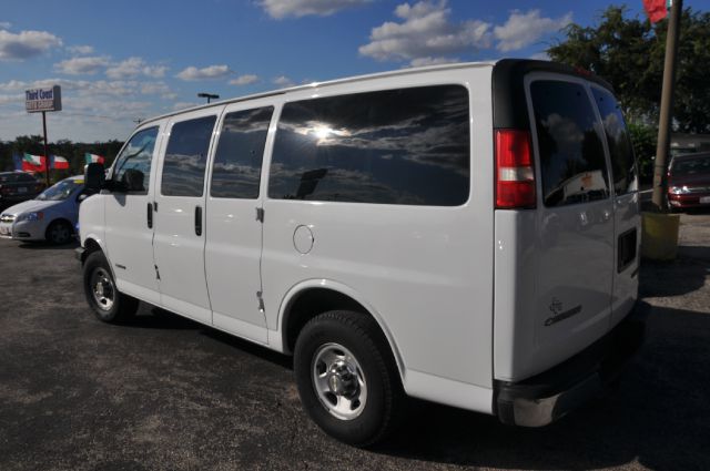 Chevrolet Express 2005 photo 2