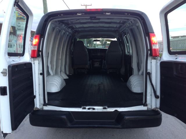 Chevrolet Express 2005 photo 2