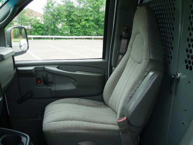 Chevrolet Express 2006 photo 2