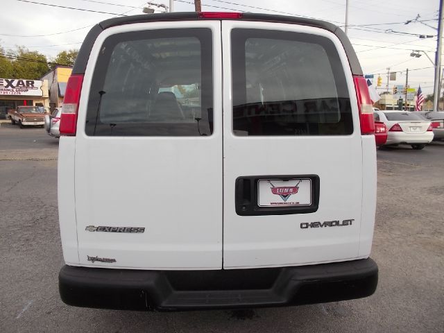 Chevrolet Express 2006 photo 2