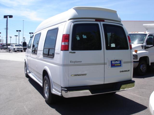 Chevrolet Express 2006 photo 2