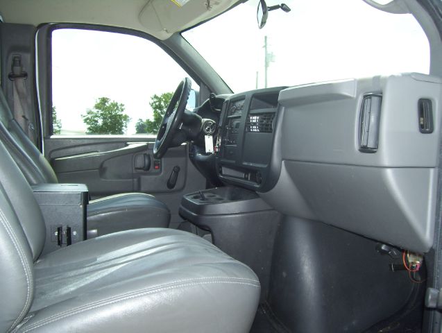 Chevrolet Express 750i 4dr Sdn Passenger Van