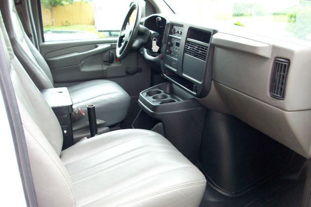 Chevrolet Express 2006 photo 2