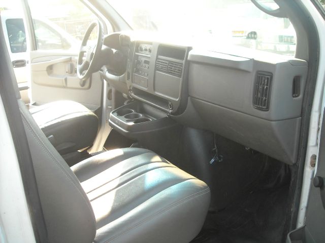Chevrolet Express 750i 4dr Sdn Passenger Van